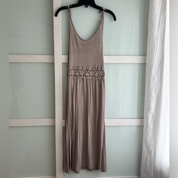 Nova of London beige dress - Picture 1 of 4
